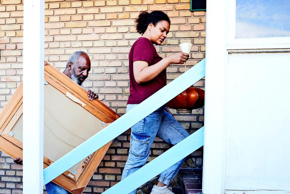 MOVING BACK IN WITH YOUR PARENTS EASIER
