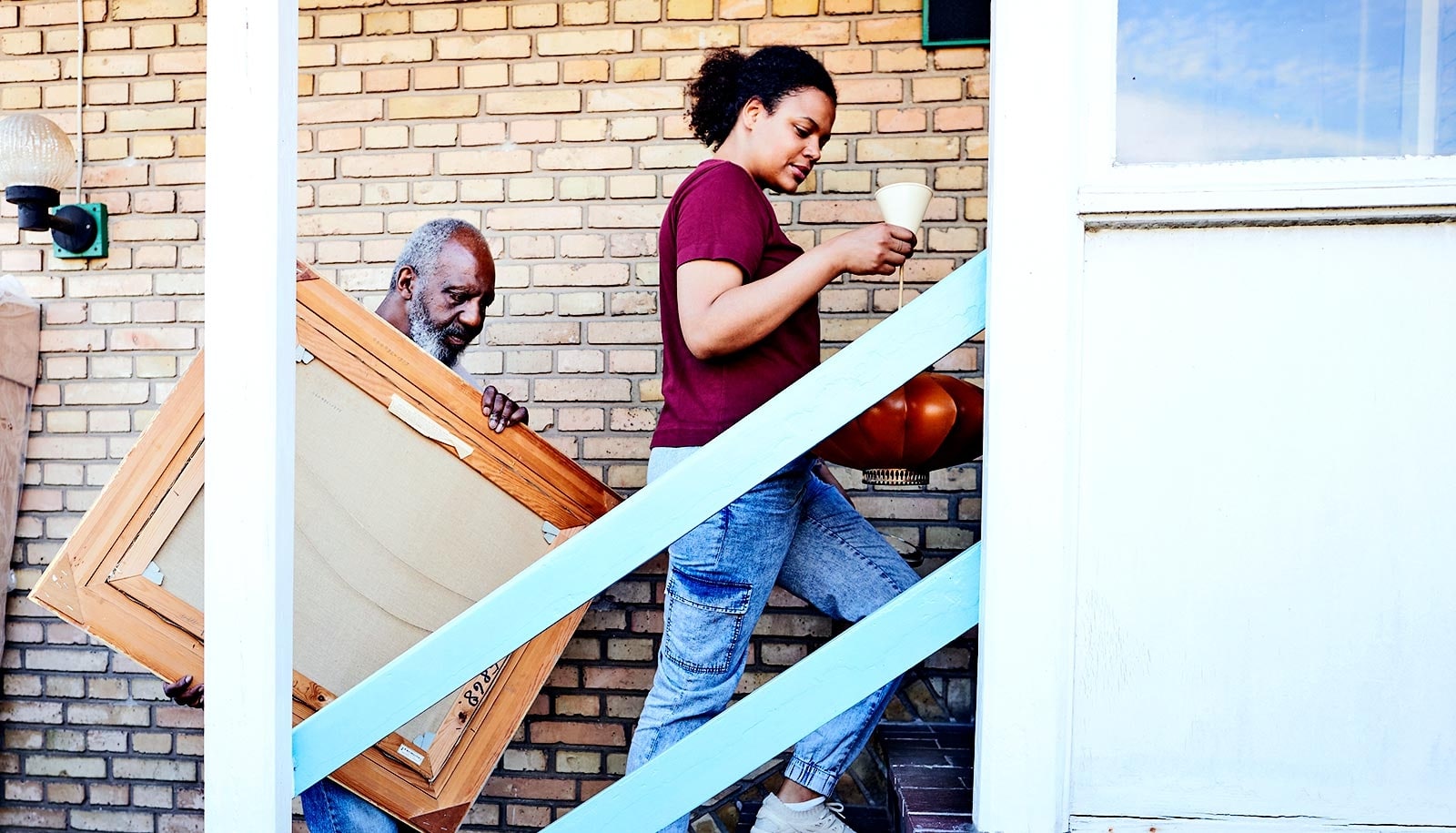 MOVING BACK IN WITH YOUR PARENTS EASIER
